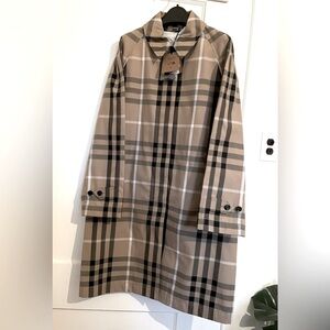 Authentic Burberry Clarebury Trench Coat